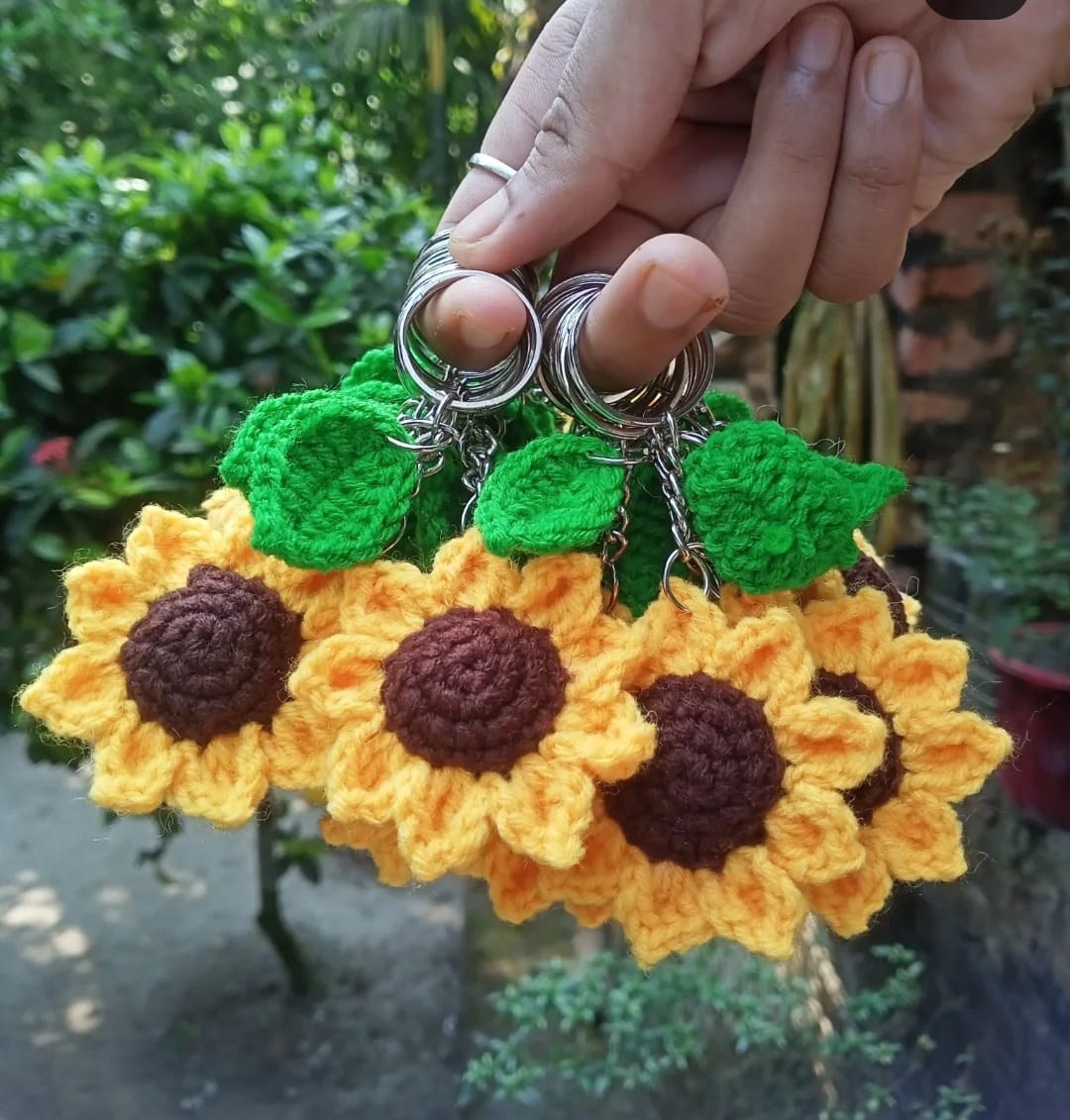 Handmade Crochet Keychain – Cute Bag Charm | Personalized Gift | Mini Plush Key Ring