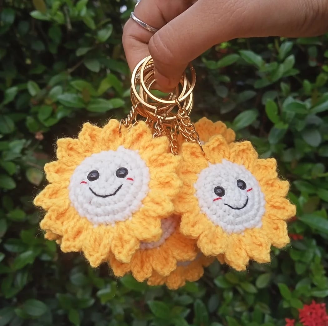 Handmade Crochet Keychain – Cute Bag Charm | Personalized Gift | Mini Plush Key Ring