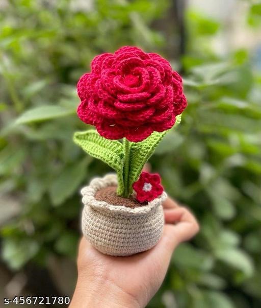Mini Crochet Flower Pot – Handmade Yarn Plant | Cute Desk Decor | Amigurumi Gift | Tiny Plant Plush (Copy)